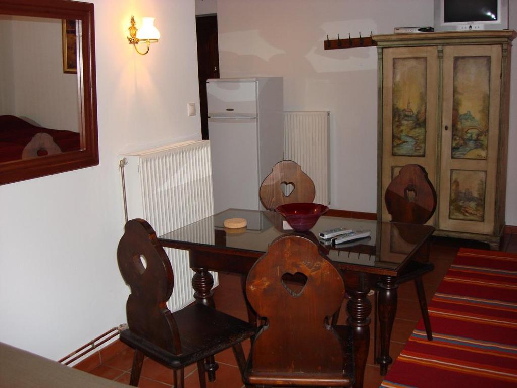 Ξενωνασ Σελινουντα Hotel Kosmás Buitenkant foto