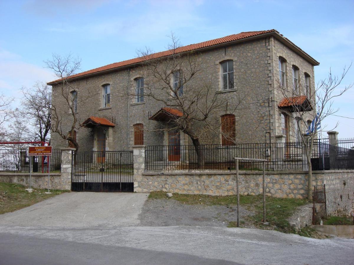 Ξενωνασ Σελινουντα Hotel Kosmás Buitenkant foto